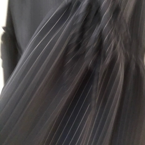 Pin strips with a Detailed Sleeves Blouse - Picture 3 of 4